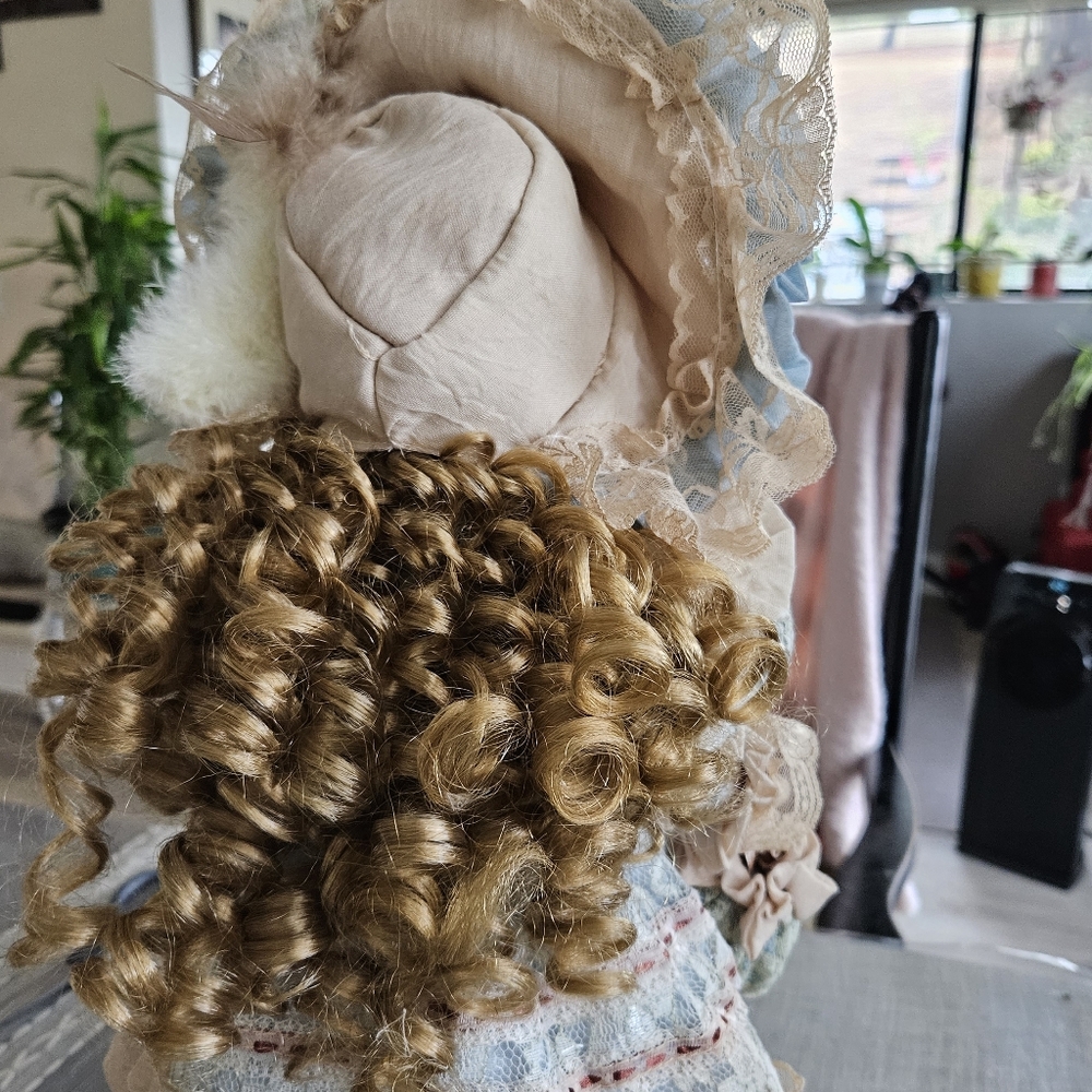 Collectable Doll - Picture 4 of 14